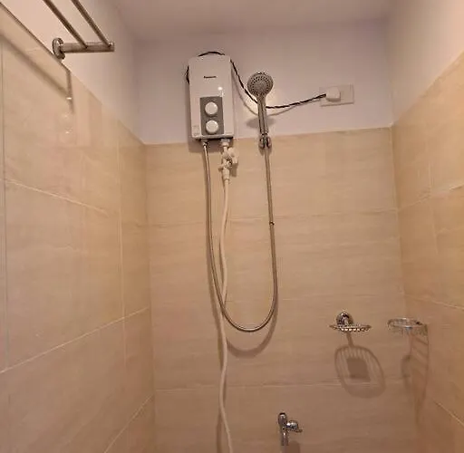 Comfy Near Ayala, Sm & It Park Apartment